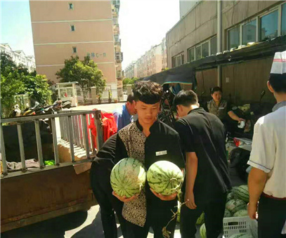 開(kāi)元集團用行動(dòng)幫扶洛寧瓜農