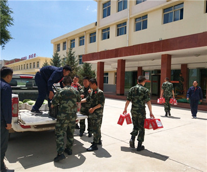 一家親│興海銅鑫慰問(wèn)部隊官兵，共話(huà)軍企團結魚(yú)水情