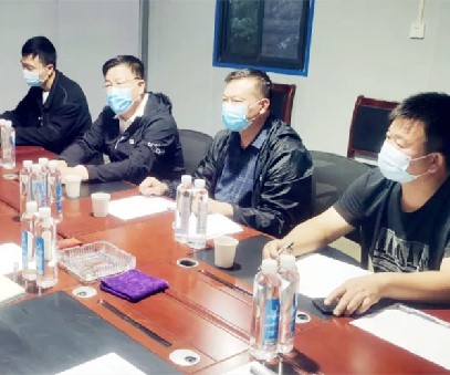 盧氏縣人民政府副縣長(cháng)呂宏偉國慶節前到中科礦業(yè)檢查安全生產(chǎn)工作